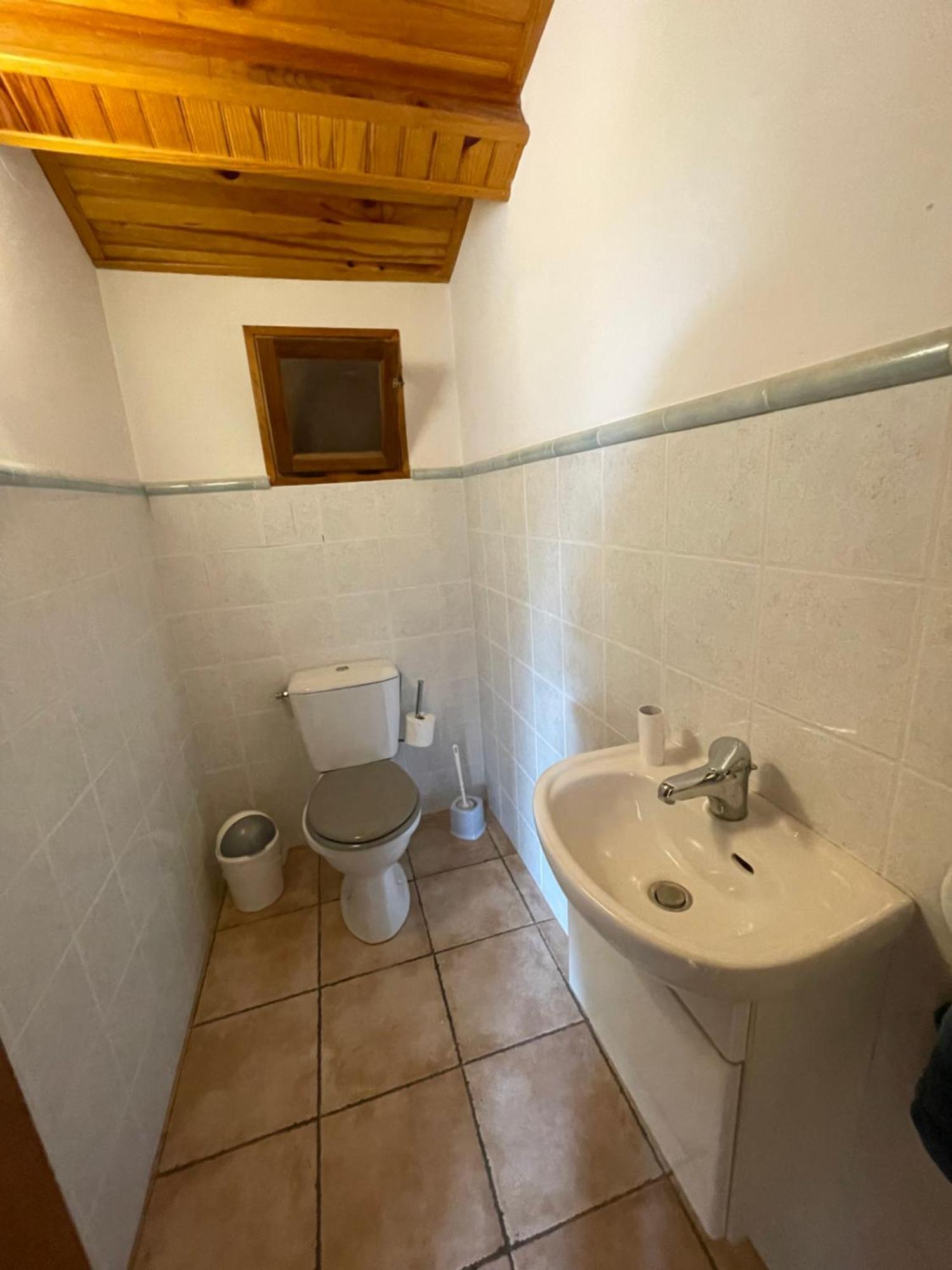 Les Prairies Mas Roux Guest House Raphèle Rom bilde
