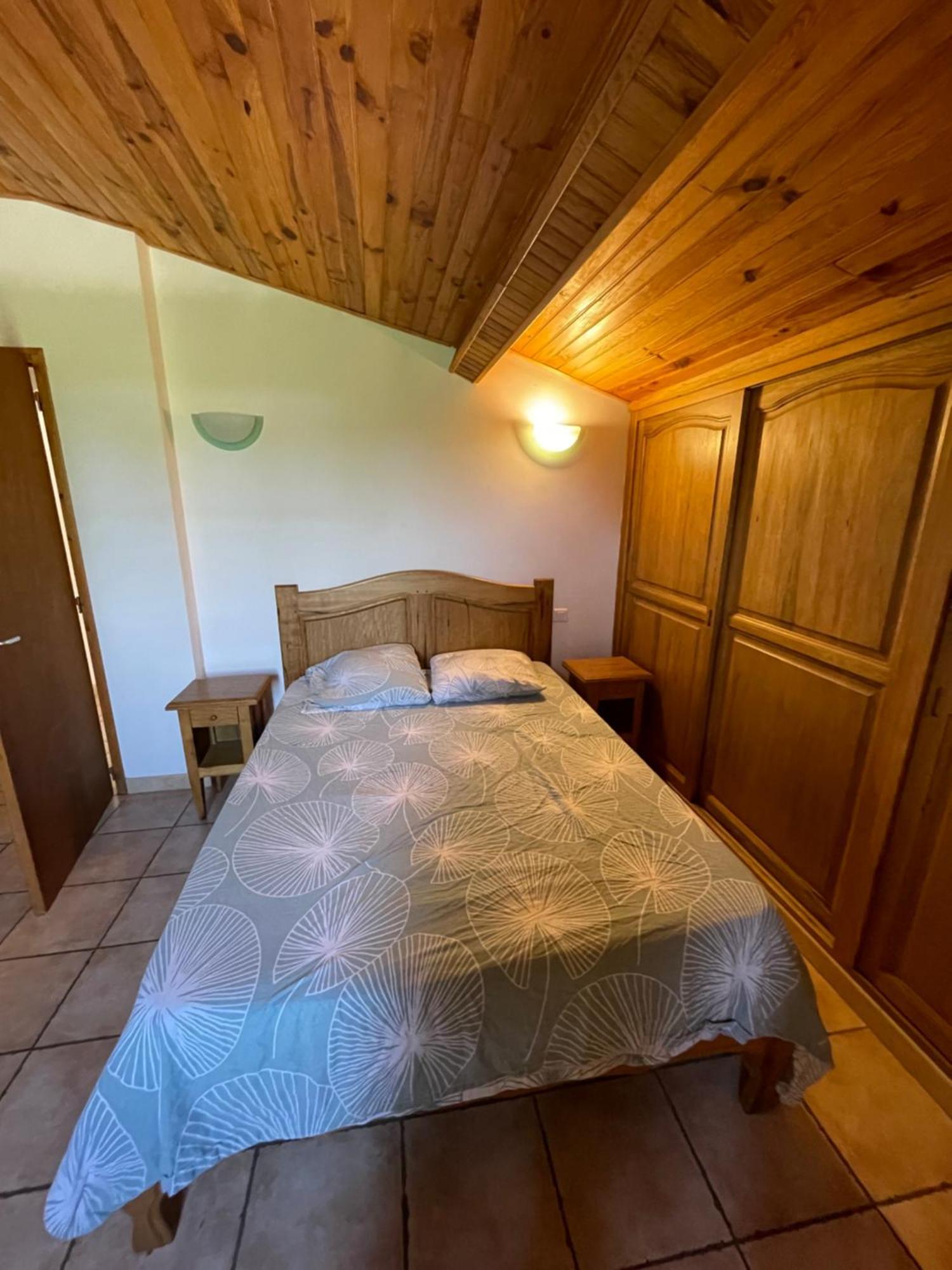 Les Prairies Mas Roux Guest House Raphèle Rom bilde