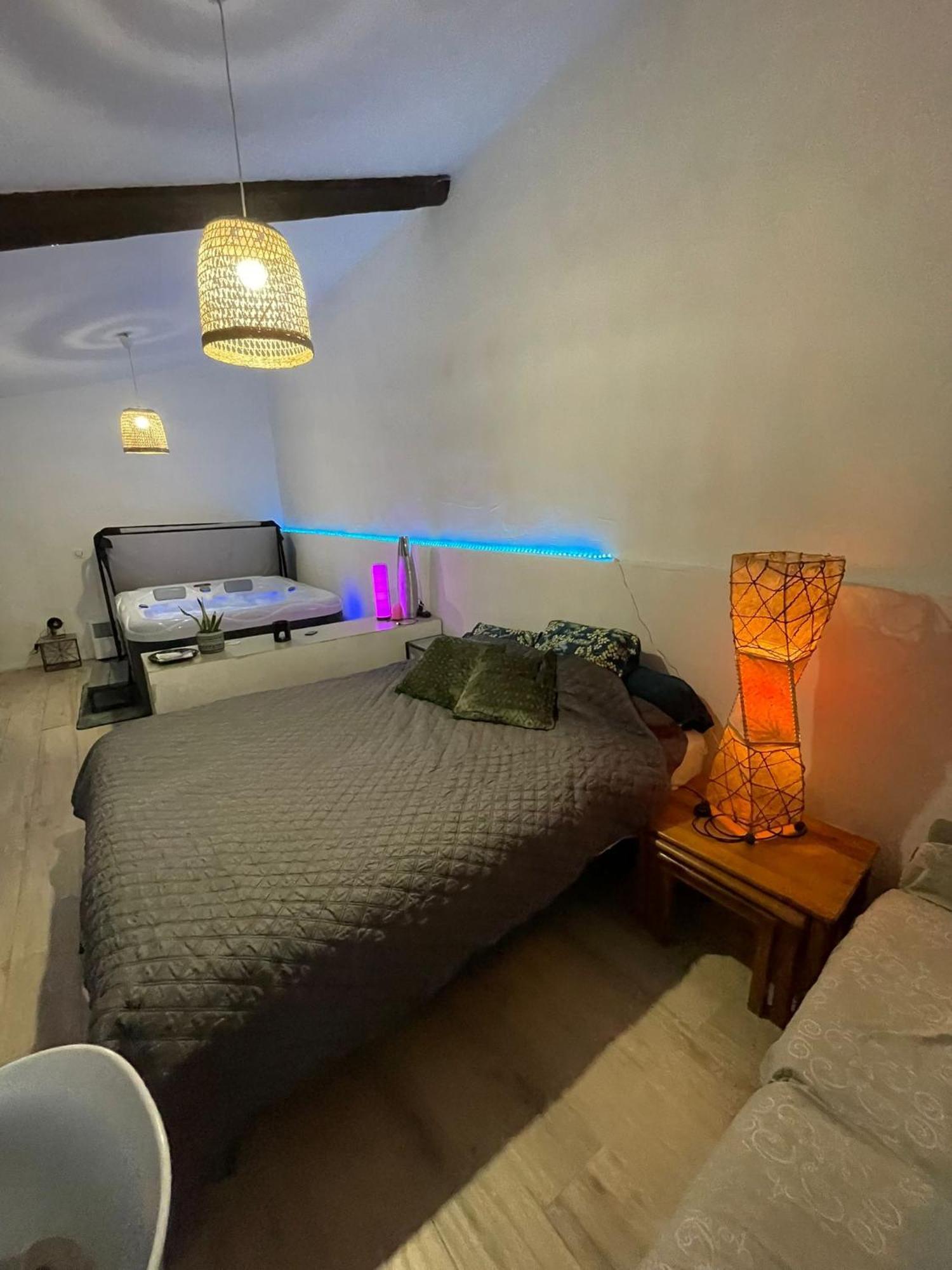 Les Prairies Mas Roux Guest House Raphèle Eksteriør bilde